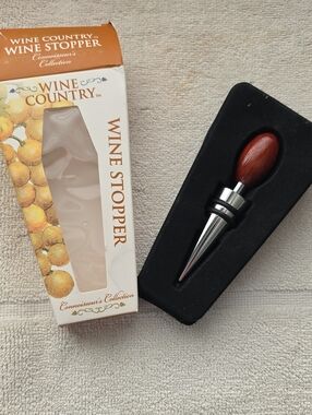Wooden Handle Wine Stopper - Brown